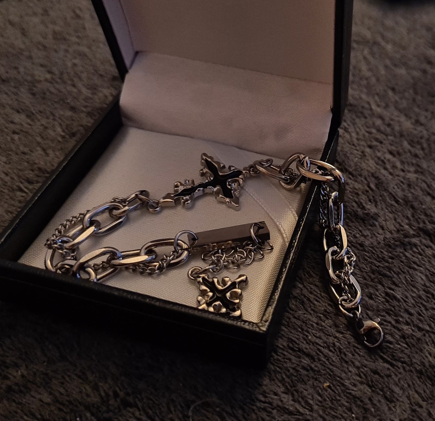 Crucis [Dark Cross Bracelet]