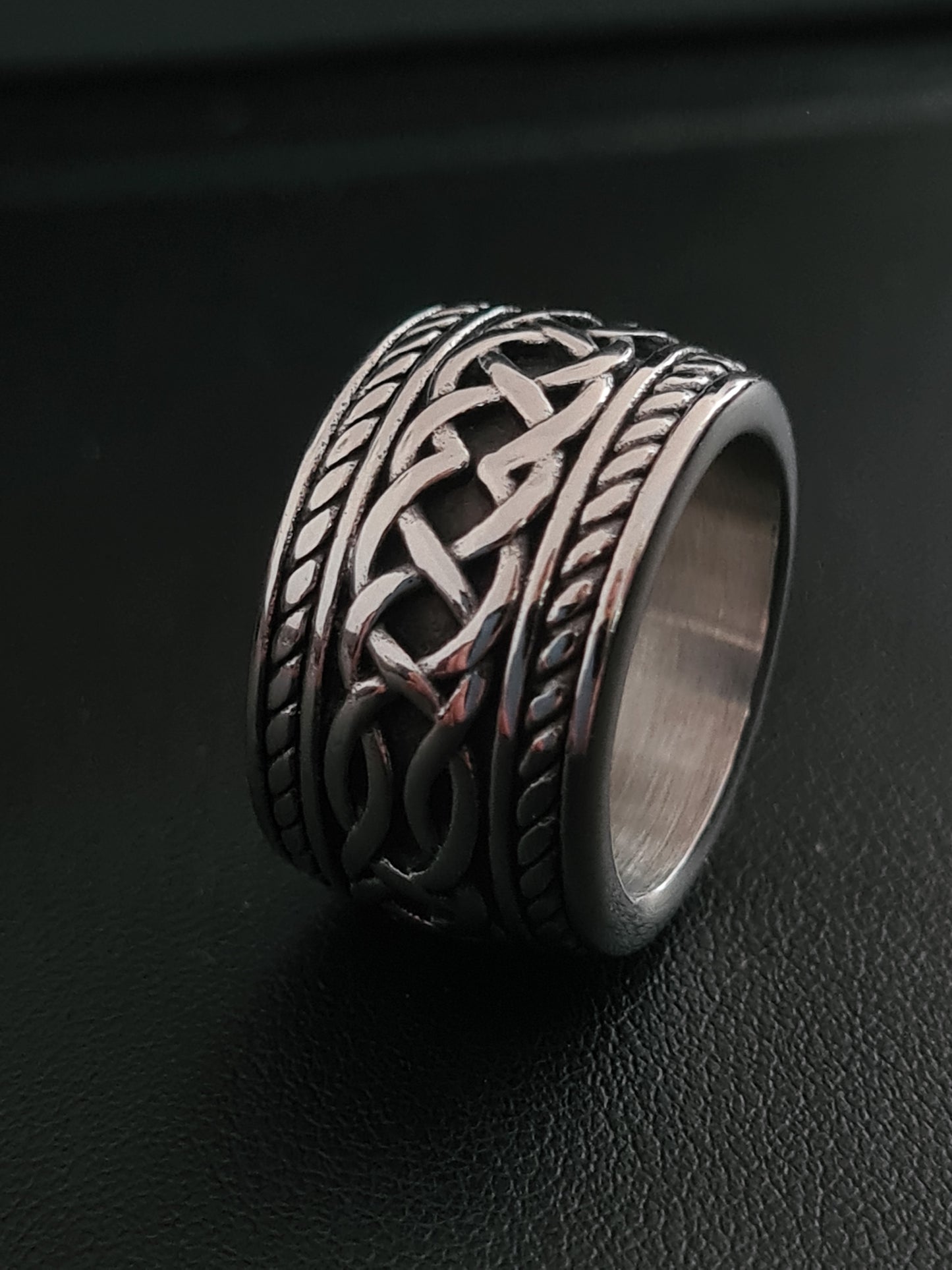 Lacueus [Wrench Ring]